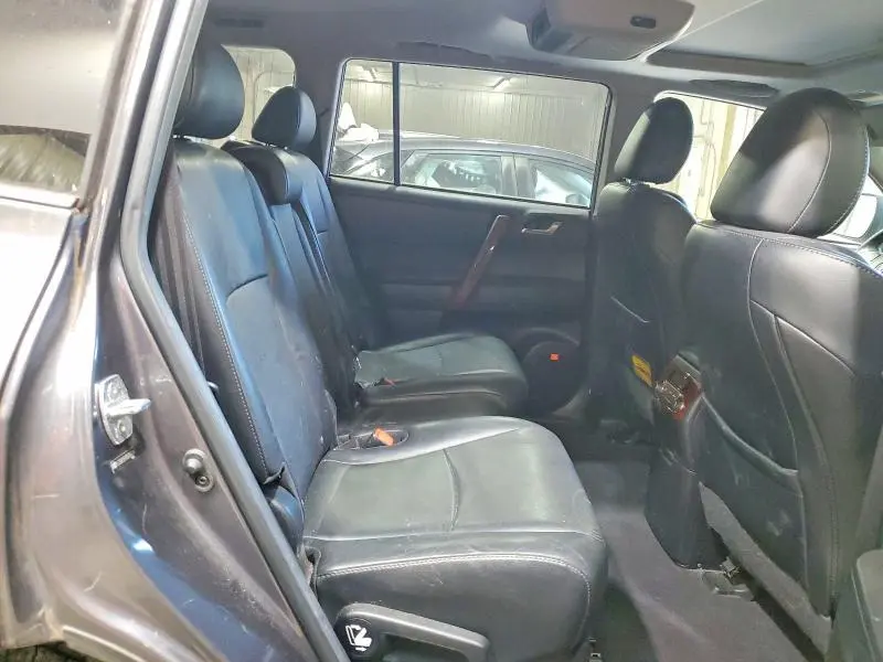 2011 TOYOTA HIGHLANDER LIMITED  