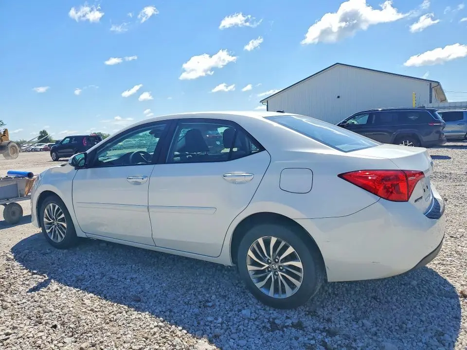 2017 TOYOTA COROLLA XLE  