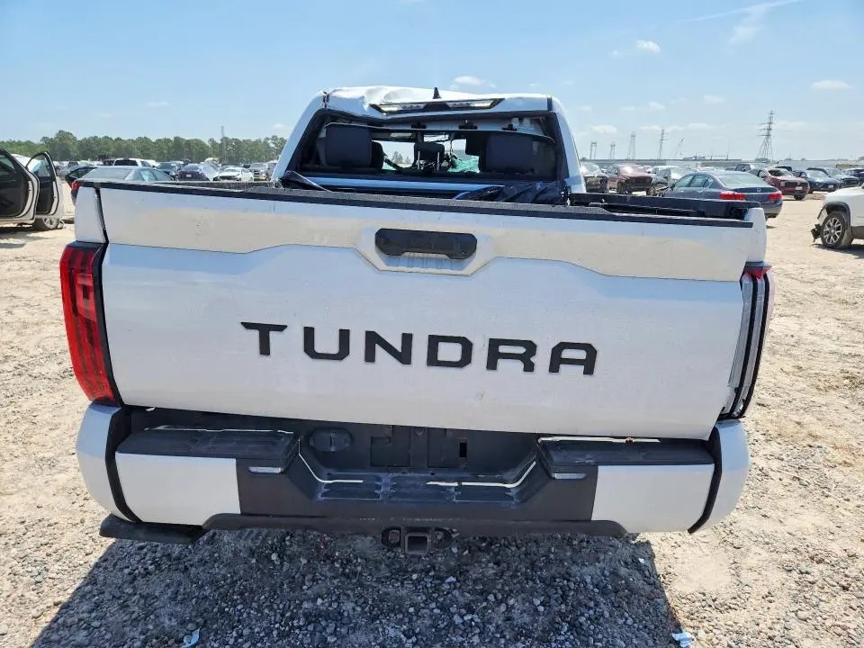 2026 TOYOTA TUNDRA SR5  