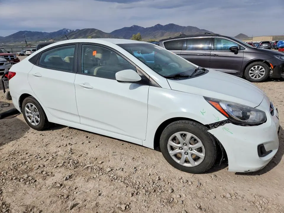 2014 HYUNDAI ACCENT GLS  