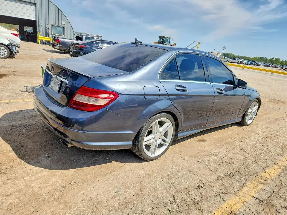 2011 MERCEDES-BENZ C 300  
