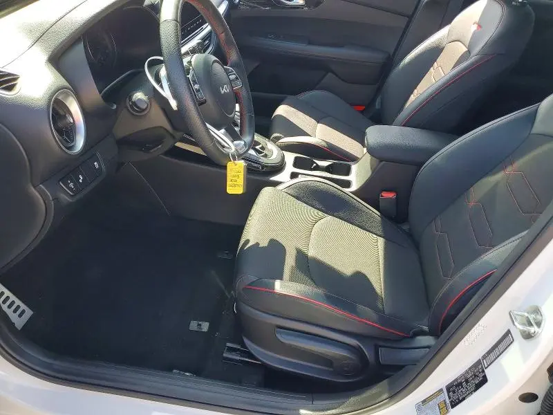 2023 KIA FORTE GT  