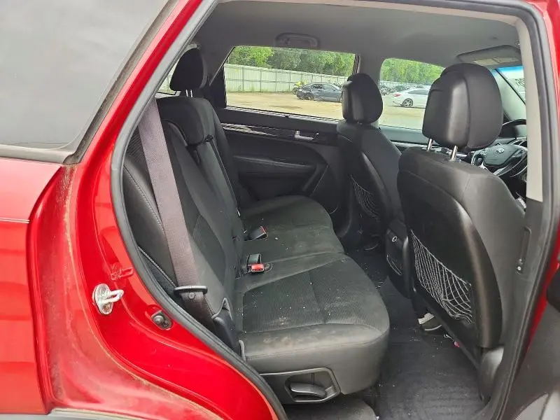 2015 KIA SORENTO LX  