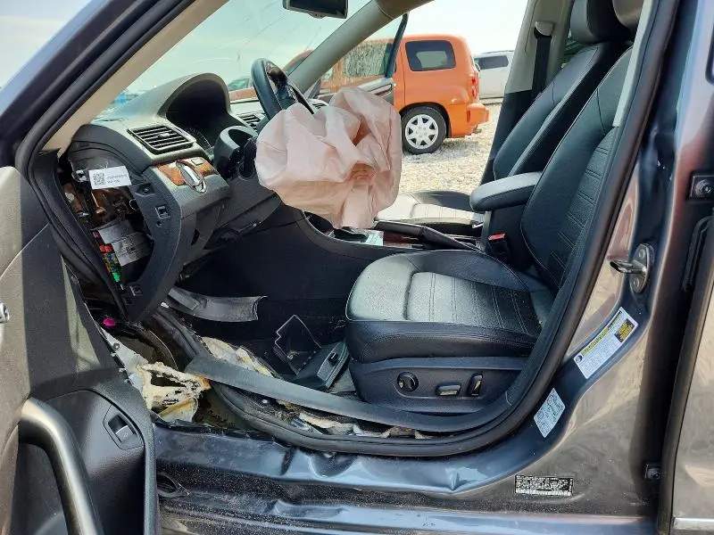 2012 VOLKSWAGEN PASSAT SEL  