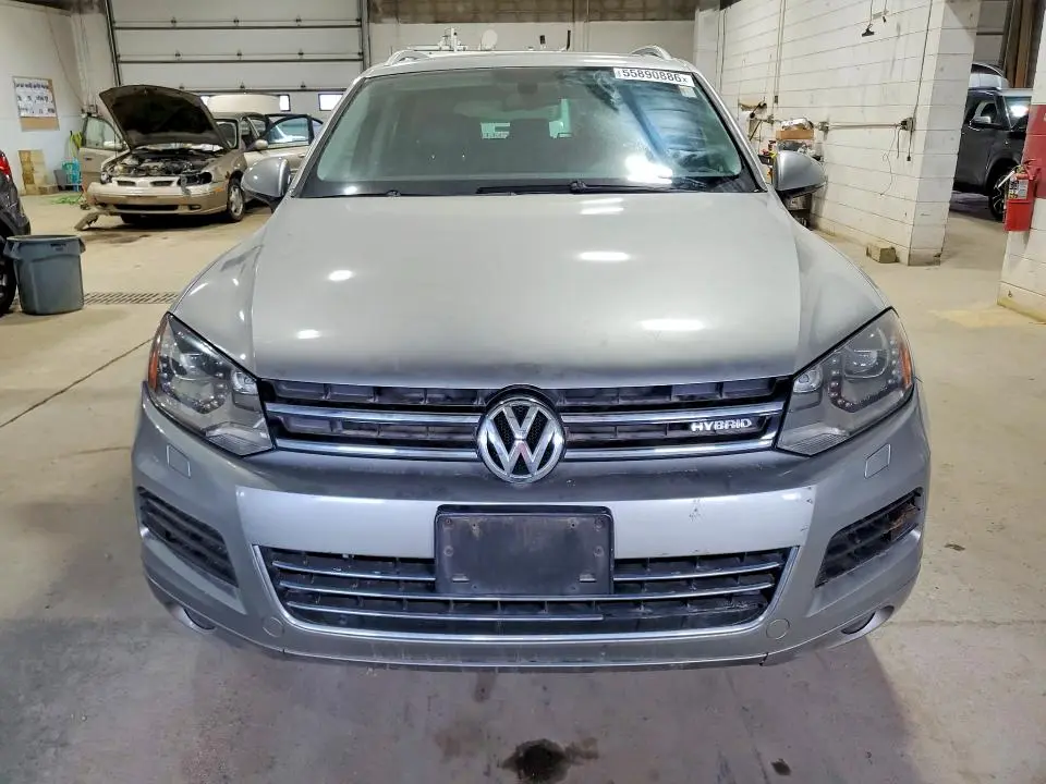 2011 VOLKSWAGEN TOUAREG HYBRID  