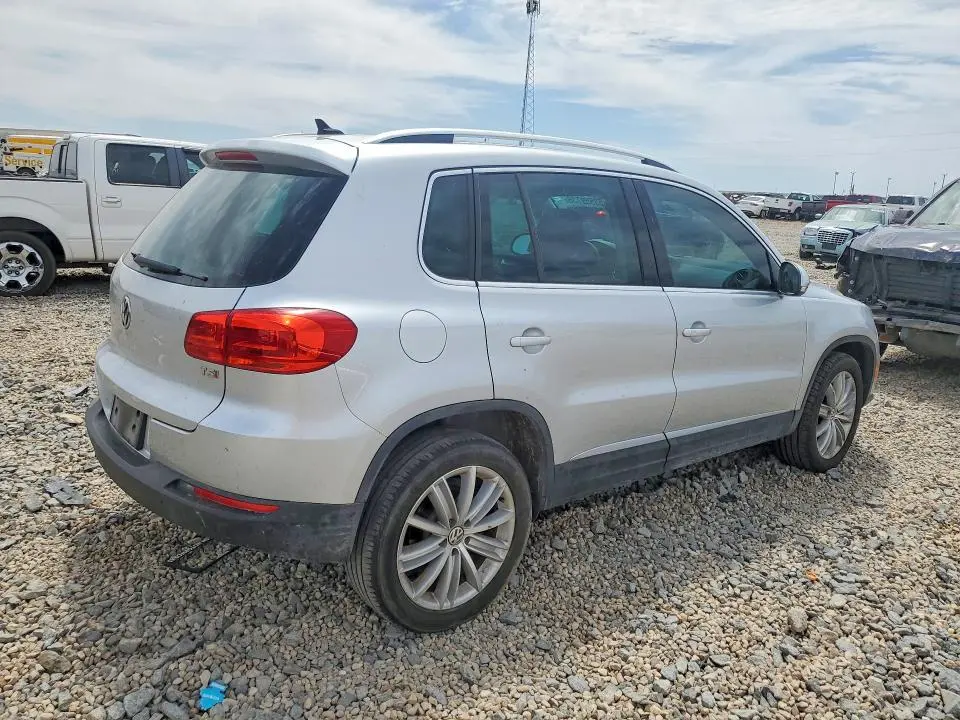 2016 VOLKSWAGEN TIGUAN S  