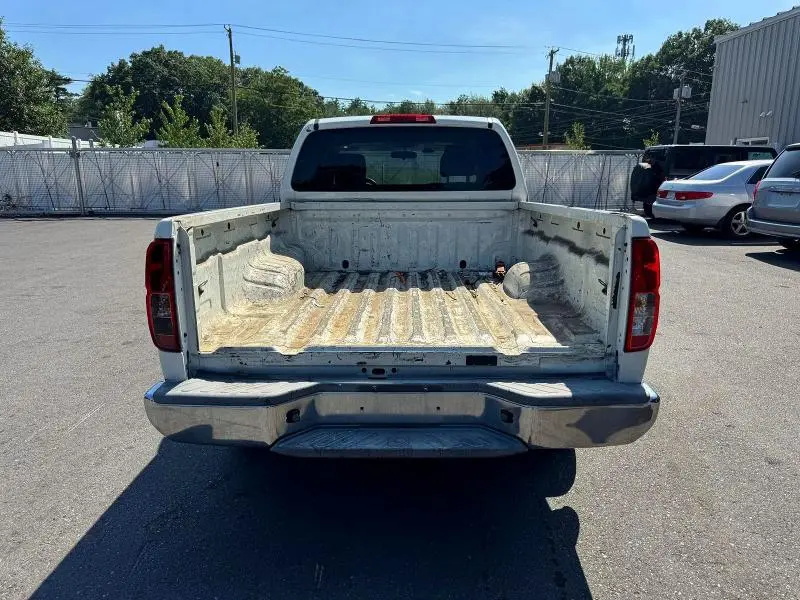 2015 NISSAN FRONTIER S  