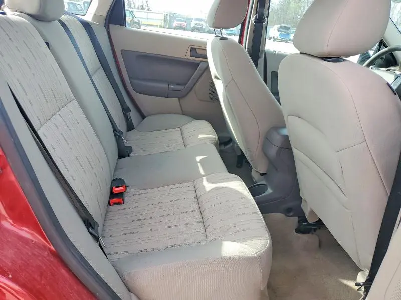 2011 FORD FOCUS SE  