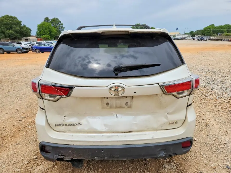 2015 TOYOTA HIGHLANDER XLE  