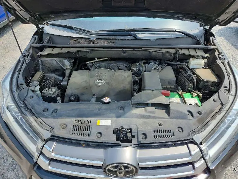 2019 TOYOTA HIGHLANDER LIMITED PLATINUM  