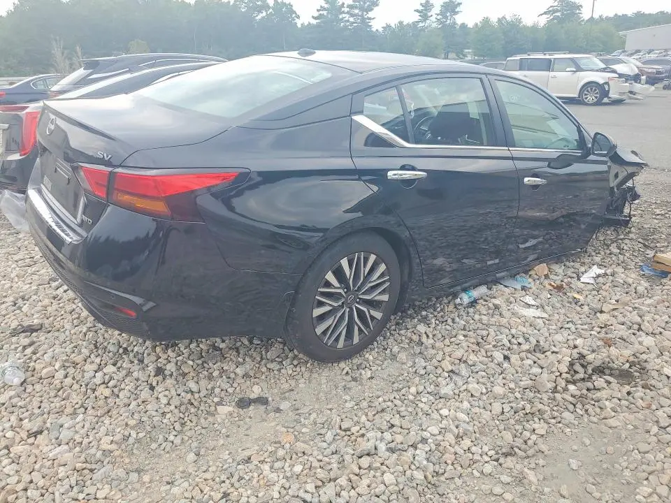 2023 NISSAN ALTIMA SV  