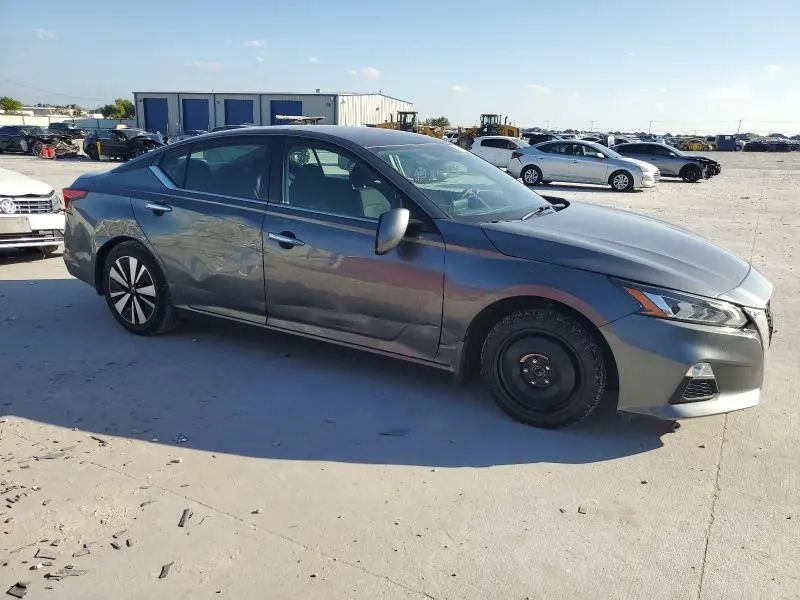 2022 NISSAN ALTIMA SV  