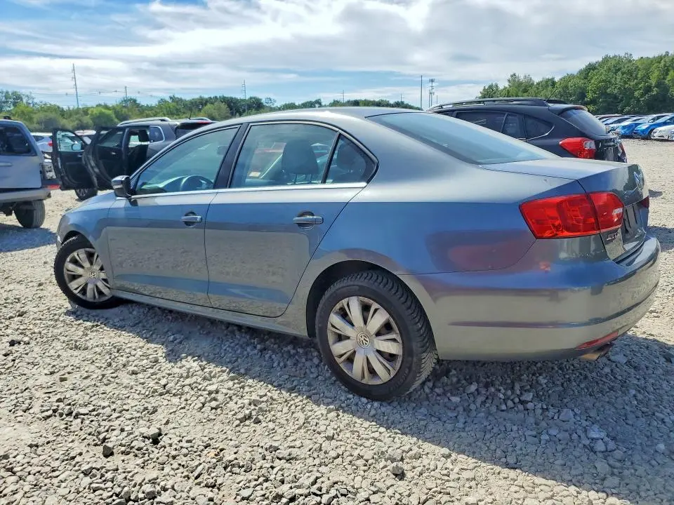 2013 VOLKSWAGEN JETTA SE  