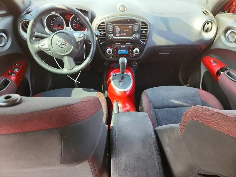 2015 NISSAN JUKE SV  