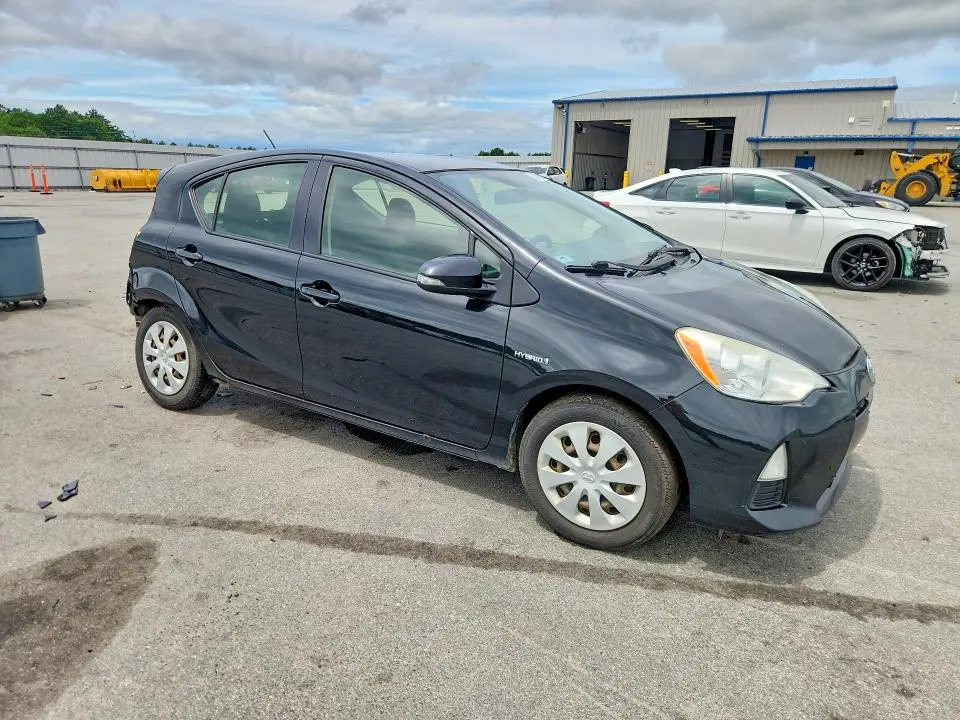 2013 TOYOTA PRIUS C TWO  