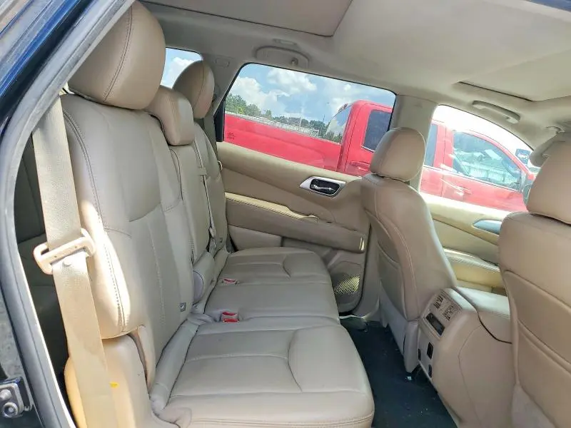 2017 NISSAN PATHFINDER SL  
