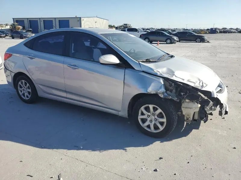2013 HYUNDAI ACCENT GLS  