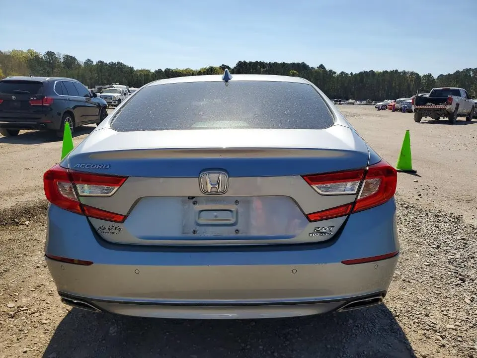 2020 HONDA ACCORD TOURING  