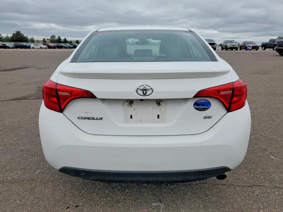 2017 TOYOTA COROLLA SE  