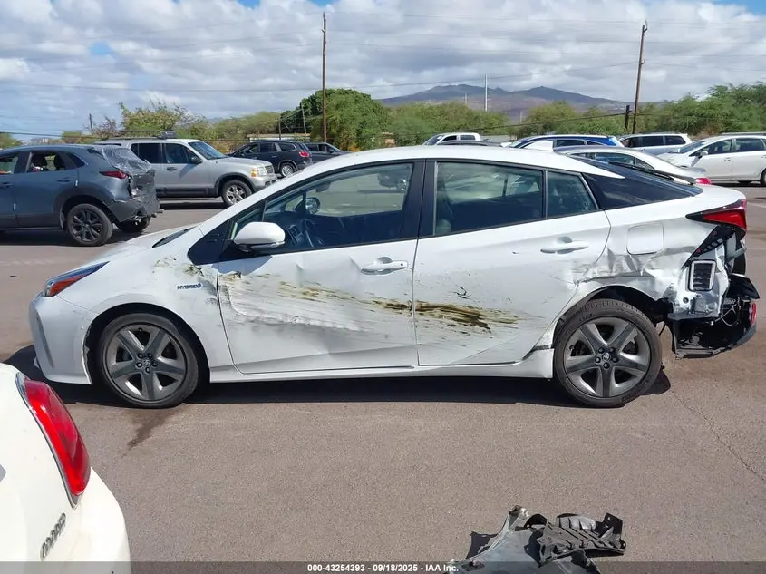 2022 TOYOTA PRIUS XLE