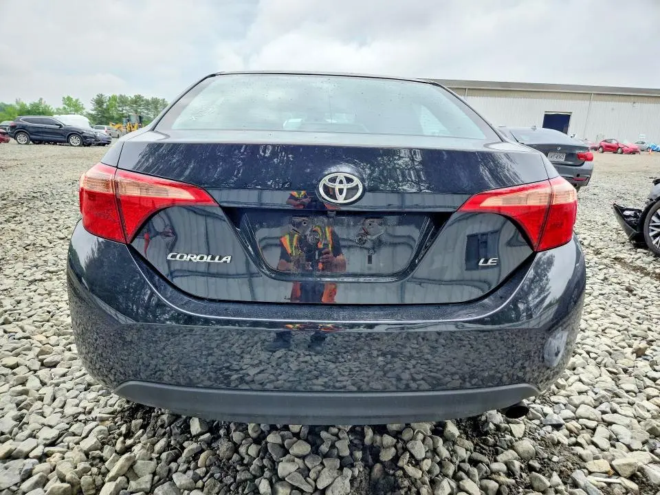2018 TOYOTA COROLLA LE  