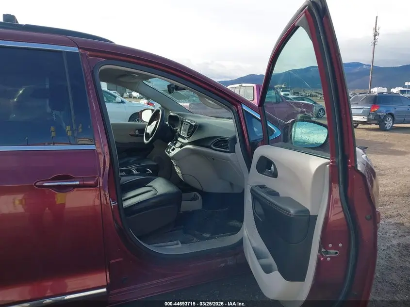 2017 CHRYSLER PACIFICA TOURING-L