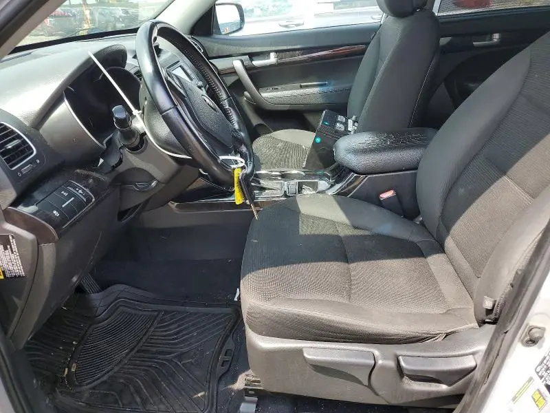 2015 KIA SORENTO LX  
