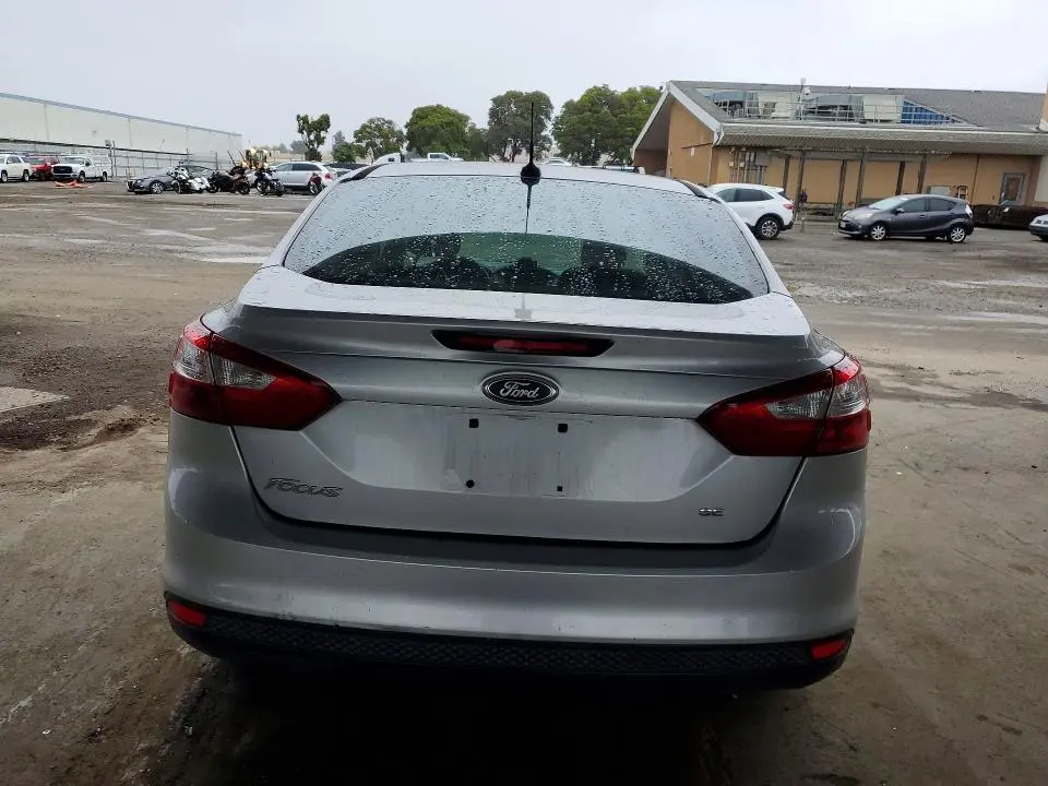 2012 FORD FOCUS SE  