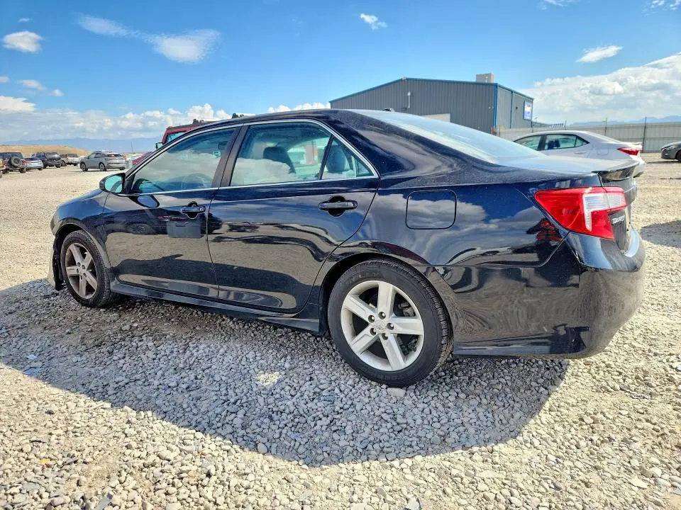 2012 TOYOTA CAMRY SE  