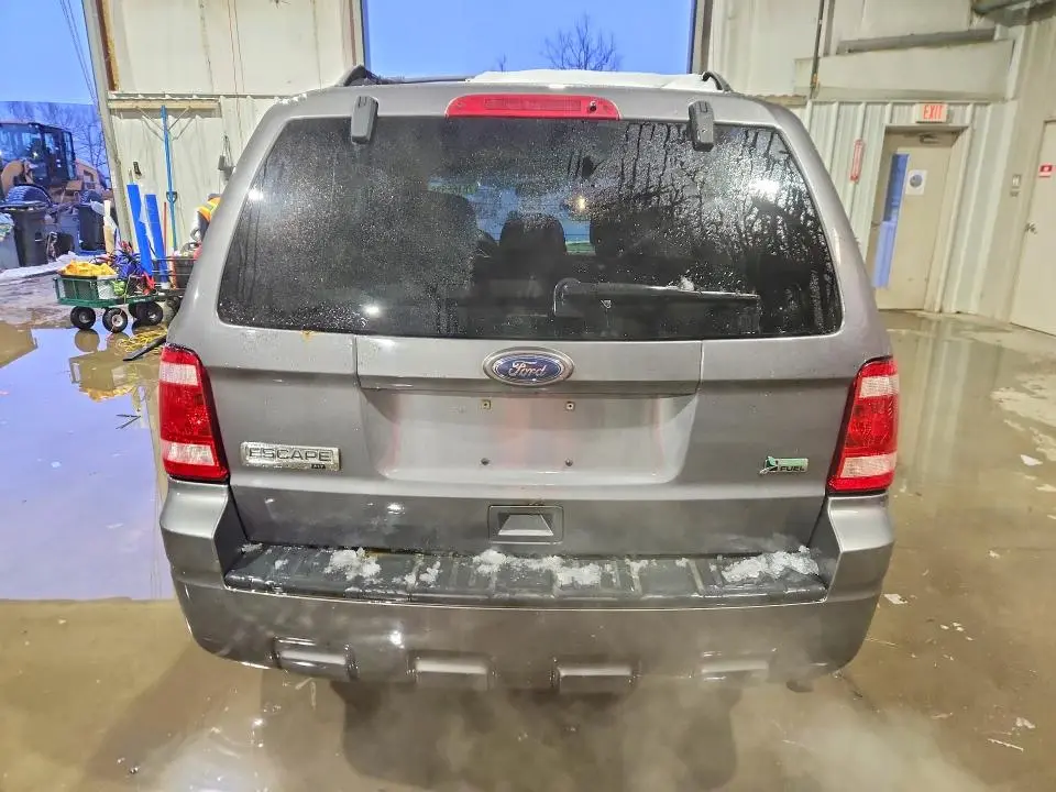 2011 FORD ESCAPE XLT  