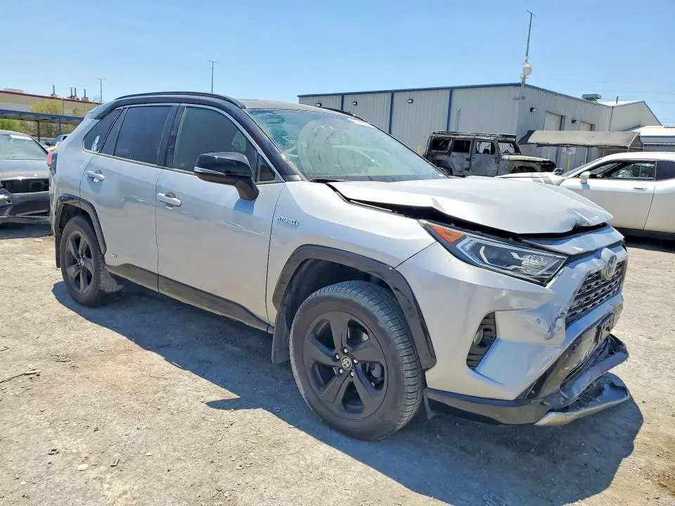 2020 TOYOTA RAV4 XSE  