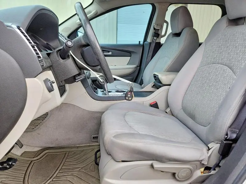 2011 GMC ACADIA SLE  
