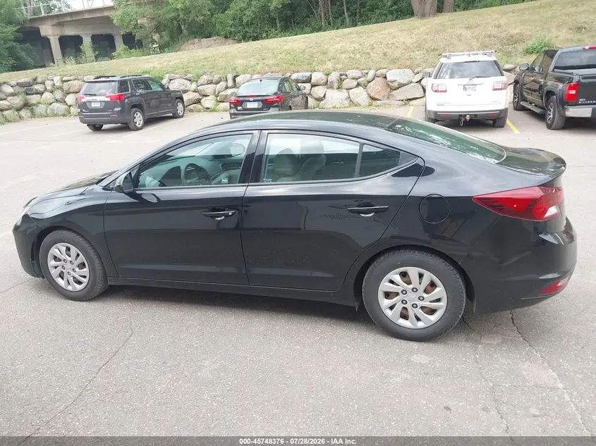 2019 HYUNDAI ELANTRA SE
