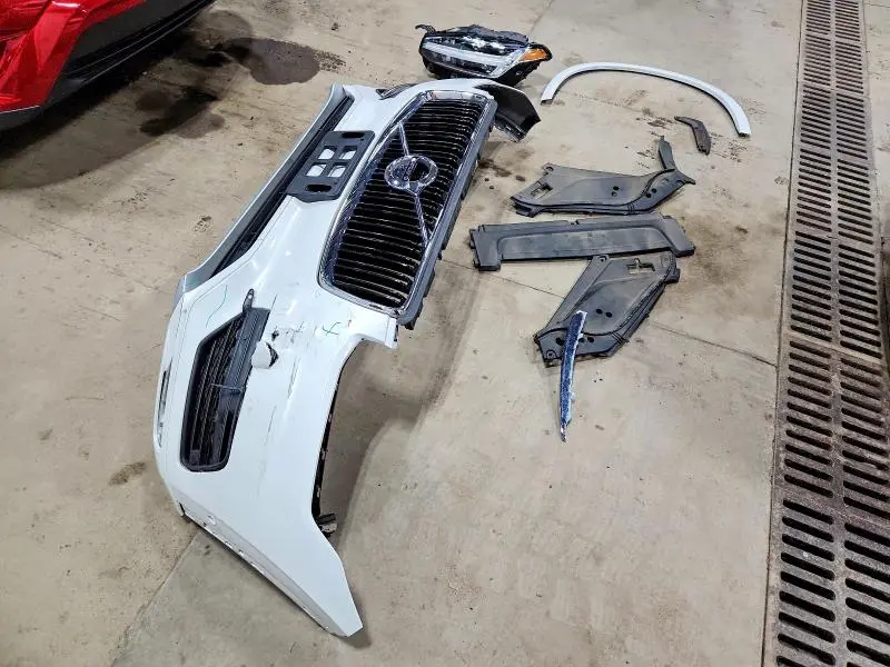 2018 VOLVO XC90 T5  