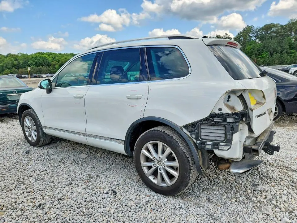 2013 VOLKSWAGEN TOUAREG V6  