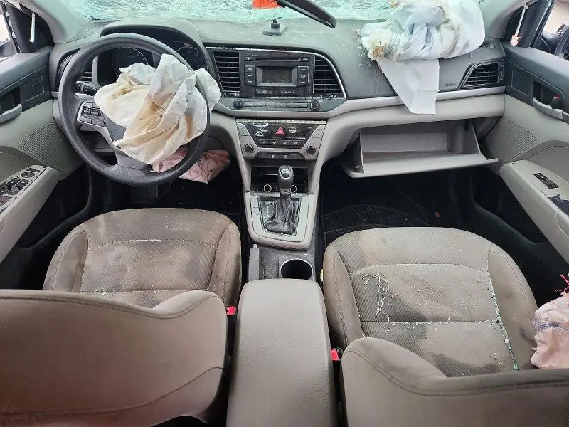 2018 HYUNDAI ELANTRA SE  