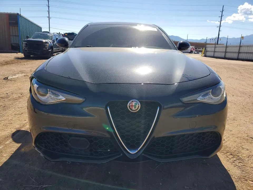 2017 ALFA ROMEO GIULIA Q4  
