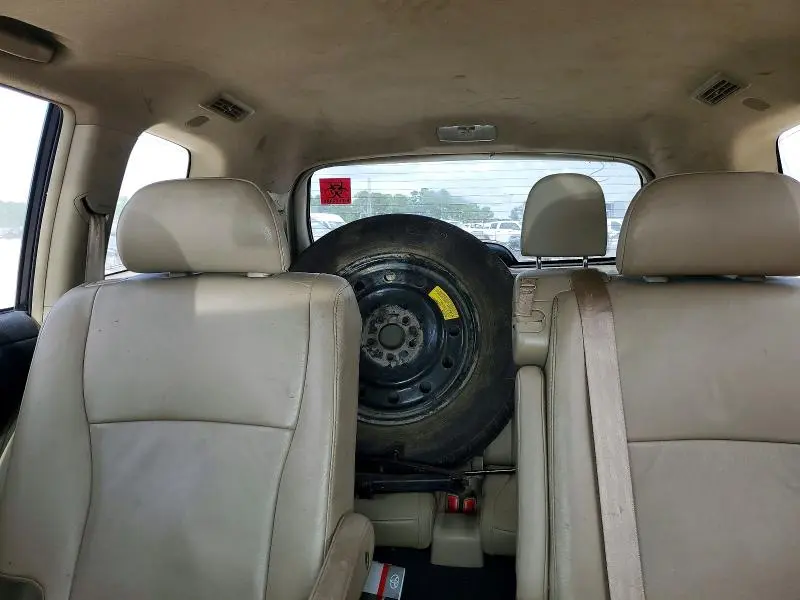 2012 TOYOTA HIGHLANDER SE  