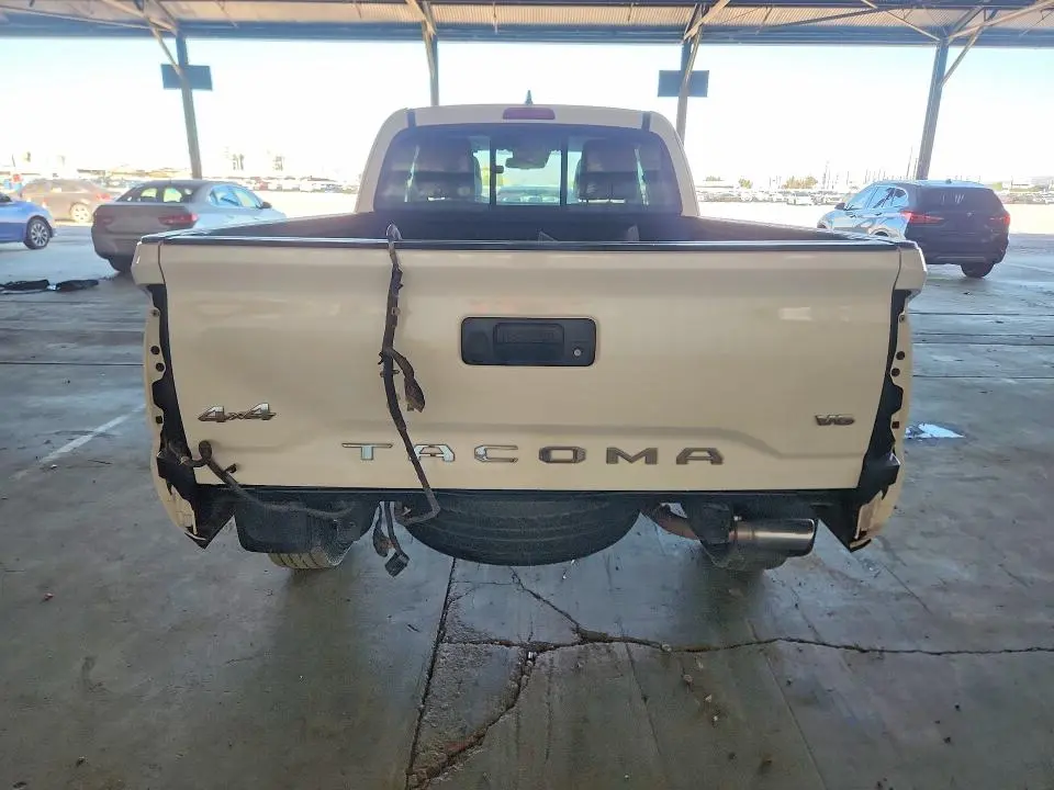 2019 TOYOTA TACOMA SR5 V6  