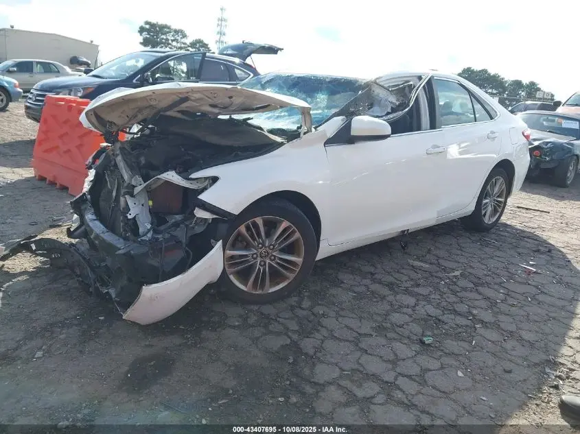 2015 TOYOTA CAMRY SE