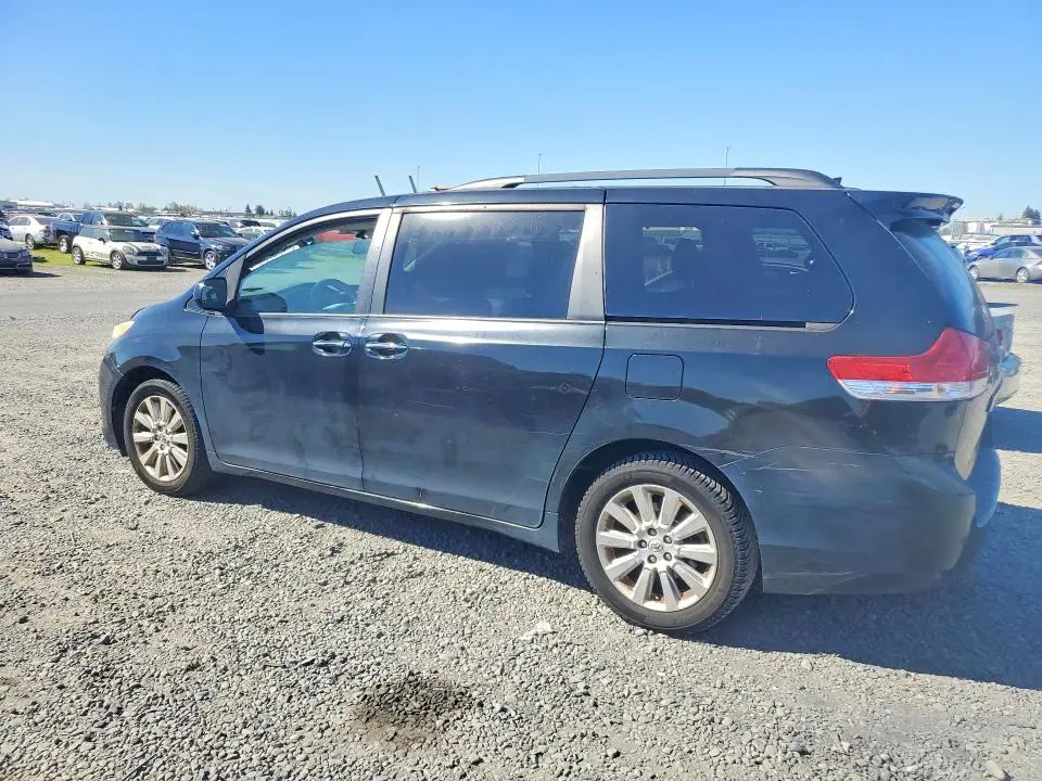 2011 TOYOTA SIENNA XLE 7-PASSENGER  