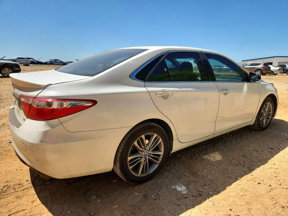 2017 TOYOTA CAMRY SE  