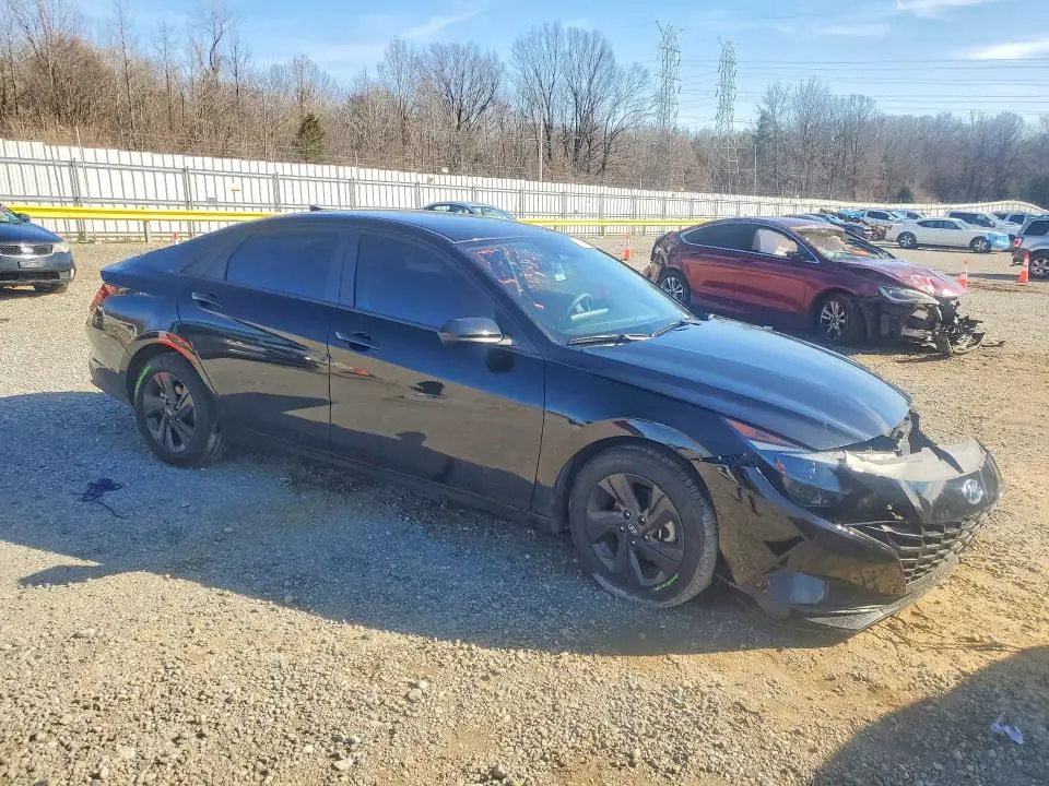 2023 HYUNDAI ELANTRA SEL  