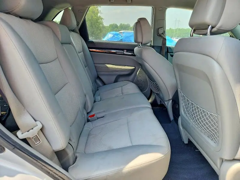 2011 KIA SORENTO LX  