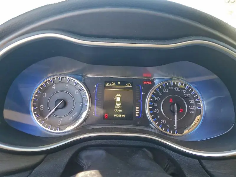 2016 CHRYSLER 200 LX  