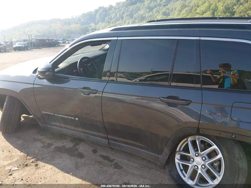 2025 JEEP GRAND CHEROKEE LAREDO X 4X4