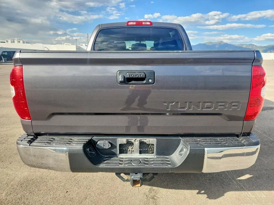 2016 TOYOTA TUNDRA SR5  