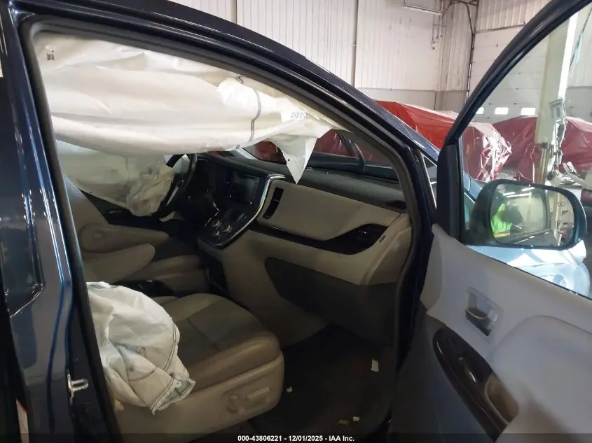 2019 TOYOTA SIENNA XLE 7 PASSENGER