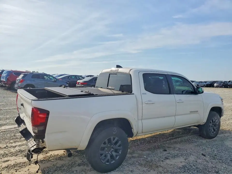 2022 TOYOTA TACOMA SR5 V6  