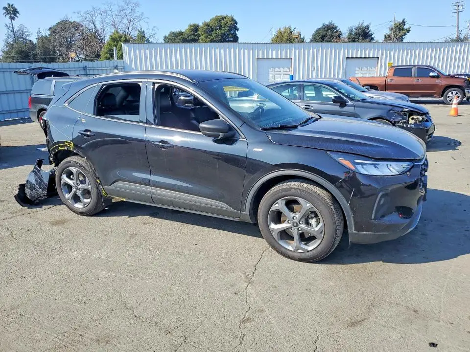 2025 FORD ESCAPE ST LINE  